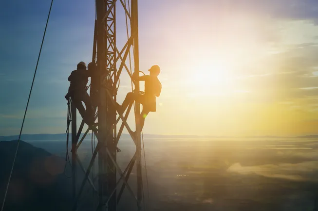 As concerns grow over renewable energy reliability, analysts say upgrading inverters is urgent